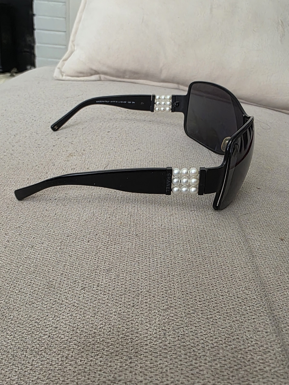 CHANEL Black Sunglasses with Pearl